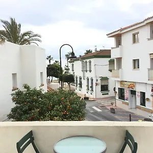 1½ Min. Walk From The España